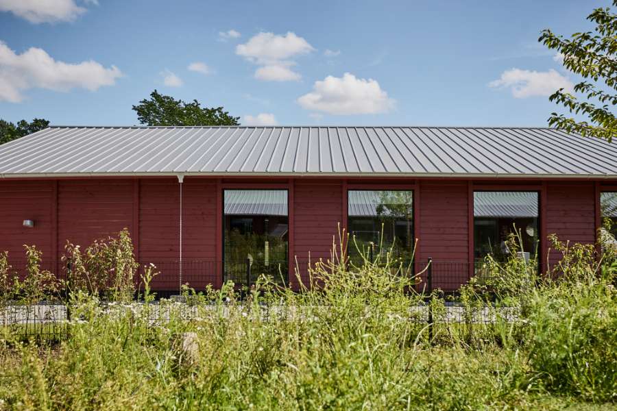 Danmarks første CO2-neutrale børnehave beklædt med stålprofiler, Børnehuset Grønnegården, Transformervej 3, 2860 Søborg